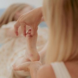 reflexologie-bebe-emotionnelle-monatlierdouceur reflexologie bebe emotionnelle monatelierdouceur